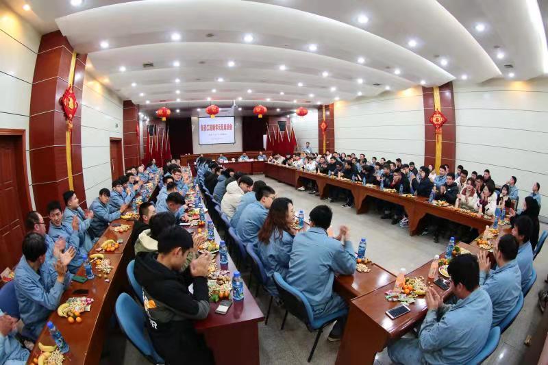 座谈会.jpg